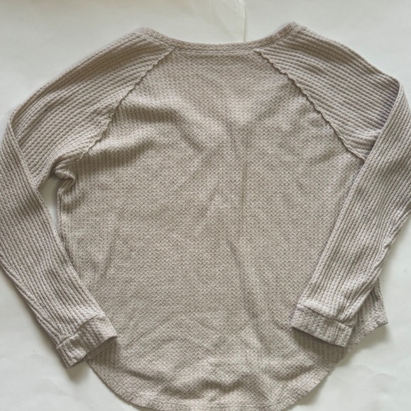American Eagle Soft & Sexy Plush Waffle Knit V-Neck Top Beige Small - Picture 7 of 7